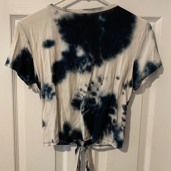 Blue and white tie dye crop top - Picture 2 of 3